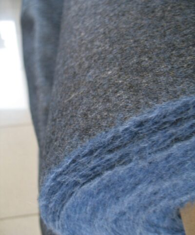 Gudbrandsdalens Bardal 780 donker blauw gemeleerd