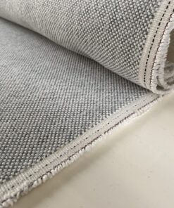 Maharam Mode 002 Intaglio blauwgrijs roomwit