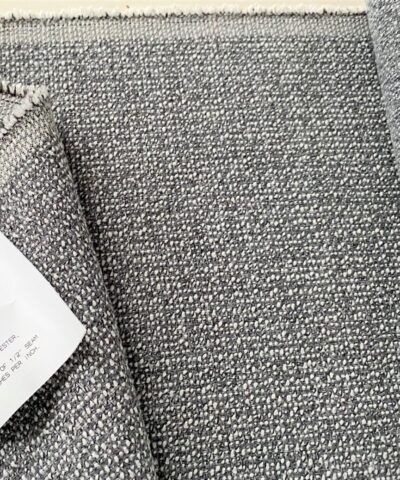 Maharam Mantle 011 Kinetic blauwgrijs roomwit