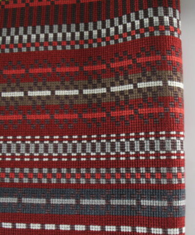 Maharam Point bruin rood patroon