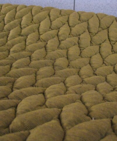 Kvadrat Febrik Big Braid Honey-Walnut okergeel bruingrijs