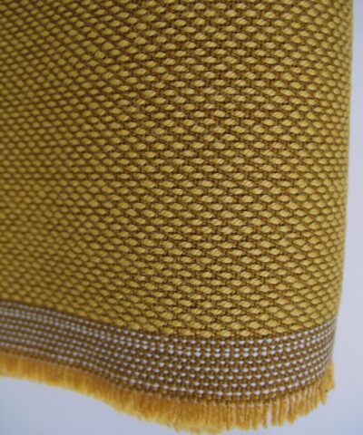 Kvadrat Steelcut Trio 3 453 okergeel bruin