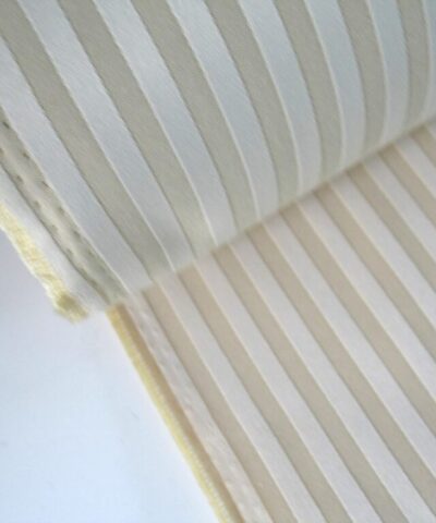 meubelstof satijn vanillebeige creme strepen patroon
