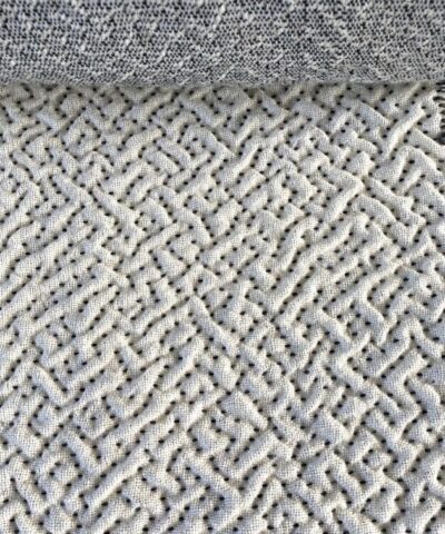 Kvadrat Vale 112 creme zwart 3-D patroon