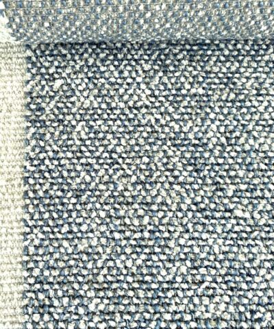 Kvadrat Sahco Moss 010 blauw creme grijs bouclé