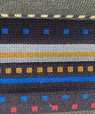 Maharam Point 004 Black and Cobalt zwart blauw