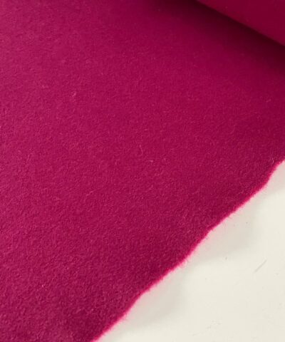 Kvadrat Divina 642 fuchsia roze wolvilt