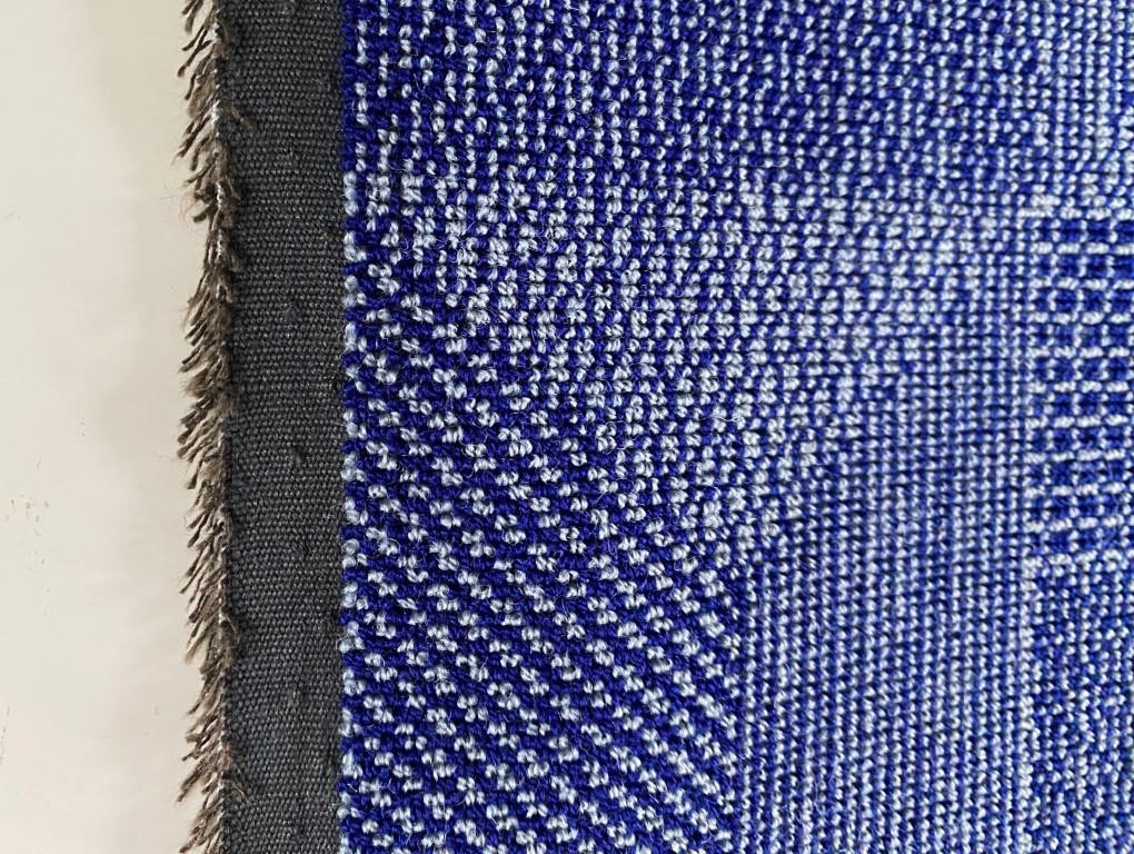 Kvadrat Crystal Field 753 blauw grijs patroon