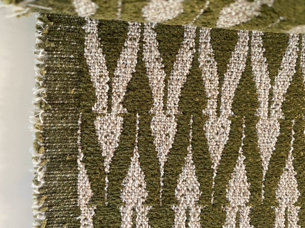 Clochard Fabrics Fiore 02 groen beige motief