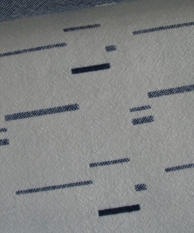 creme met blauwe strepen