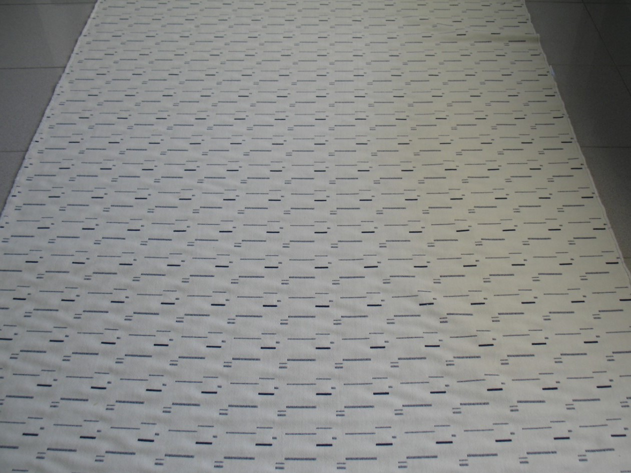 creme met blauwe strepen