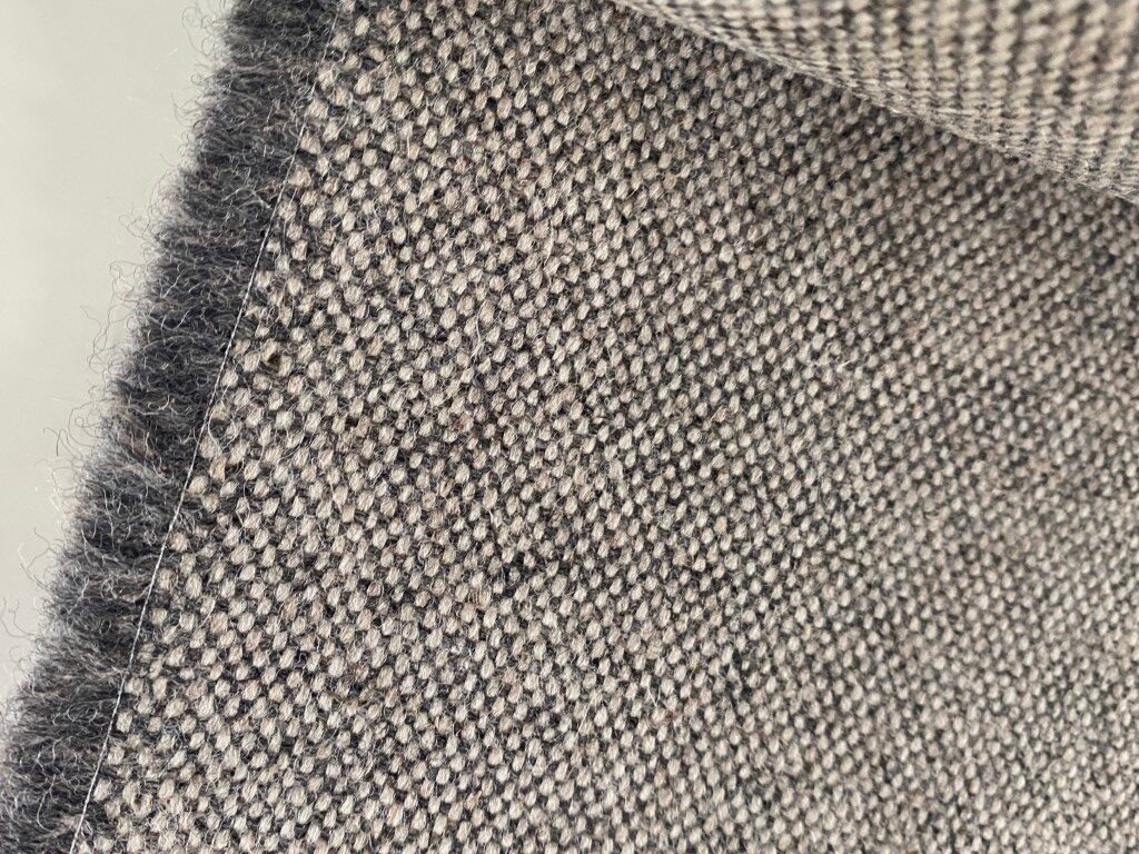 Camira Main Line Flax MLF02 Archway beige grijs