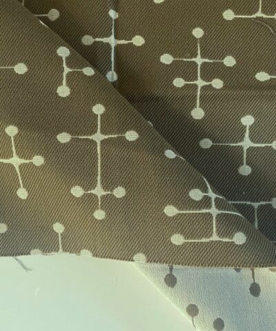 Maharam Dot Pattern 003 Khaki groen beige patroon