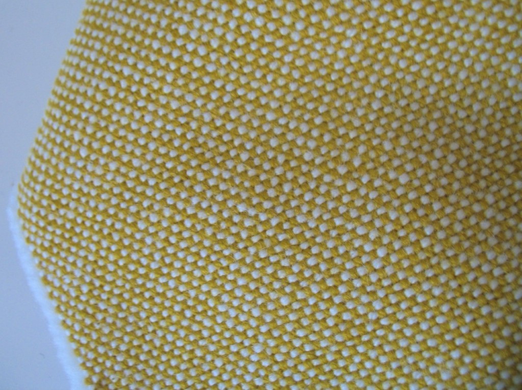 Kvadrat Hallingdal 65 407 geel wit