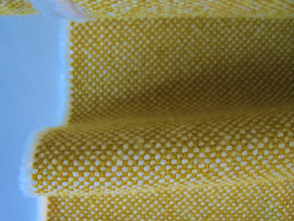 Kvadrat Hallingdal 65 407 geel wit