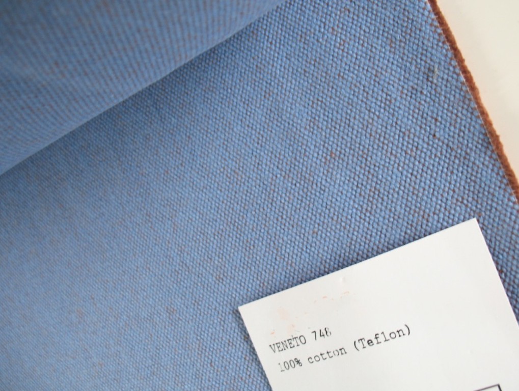 Kvadrat Veneto 2 748 lavendel blauw