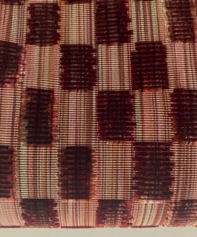 Pierre Frey Saqqarah Terrecuite F3660003, tinten roze, rood, groen en beige blokjes