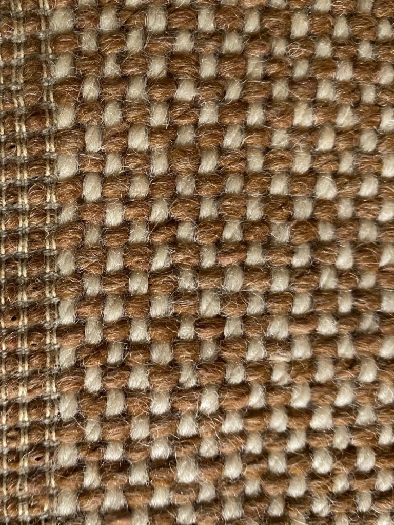 Grof geweven meubelstof camel creme
