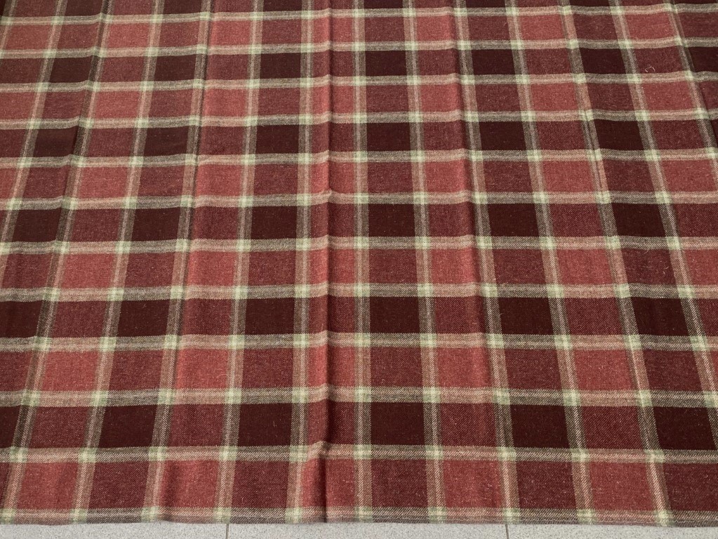 Anta Dunvegan rood roze groen ruit patroon