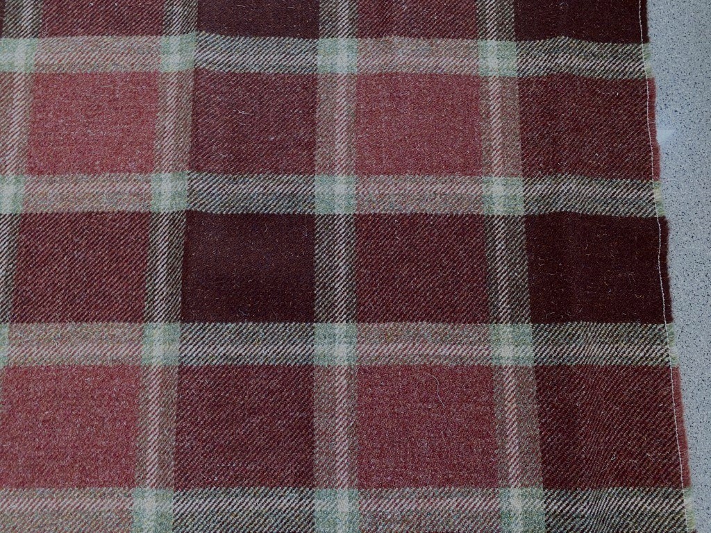 Anta Dunvegan rood roze groen ruit patroon