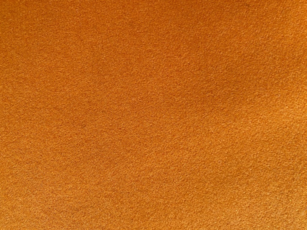 Kvadrat Divina 3 444 wolvilt oranje
