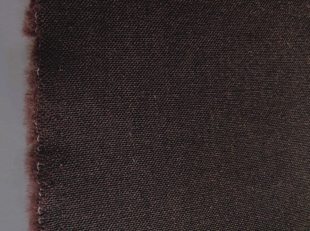 Kvadrat Remix 3 373 roodbruin zwart